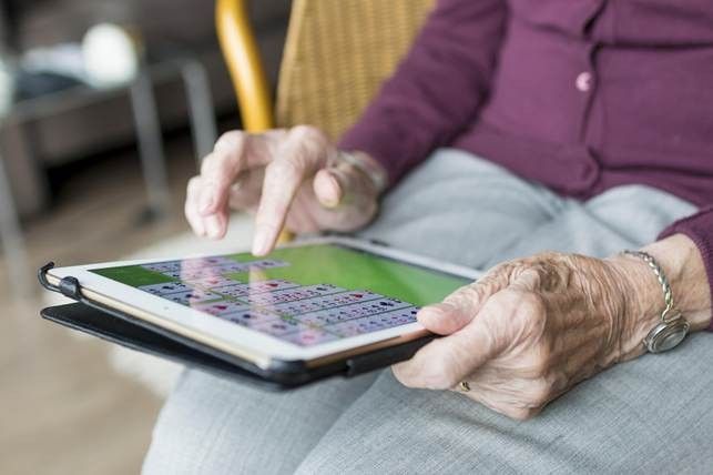 Elgiganten vil mindske den digitale kløft og styrke familiebånd på tværs af generationer